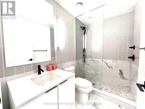 2301 - 327 King Street, Toronto, ON - Indoor Photo Showing Bathroom