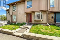 2219 STONEHENGE CRESCENT  Ottawa, ON K1B 4N7