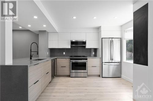 2219 Stonehenge Crescent, Ottawa, ON - Indoor Photo Showing Kitchen With Stainless Steel Kitchen With Upgraded Kitchen