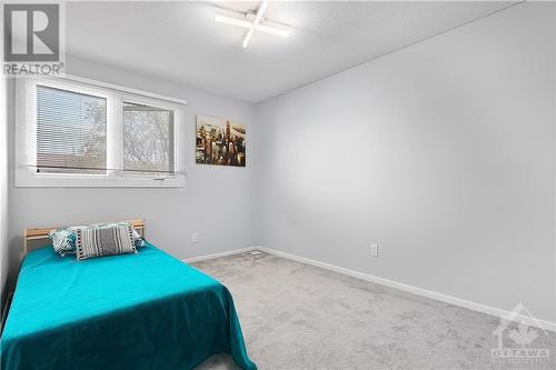 2219 Stonehenge Crescent, Ottawa, ON - Indoor Photo Showing Bedroom