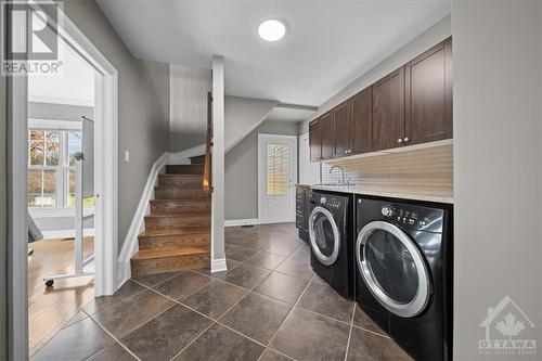 38 Marchvale Drive, Ottawa, ON - Indoor Photo Showing Laundry Room