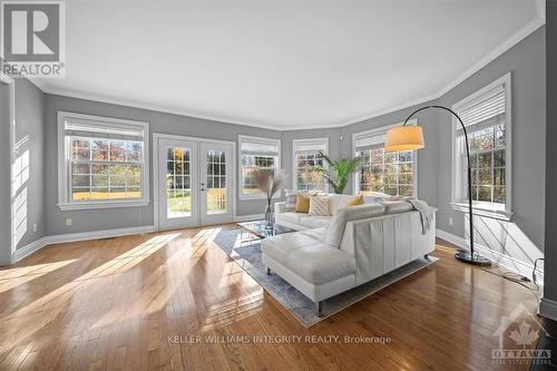 38 Marchvale Drive, Ottawa, ON - Indoor Photo Showing Living Room