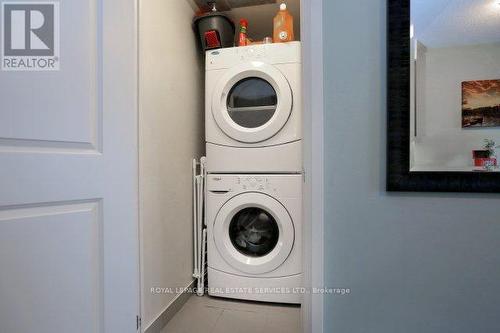 1021 - 1185 The Queensway, Toronto, ON - Indoor Photo Showing Laundry Room