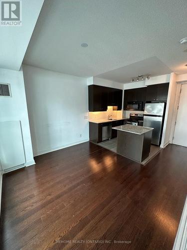 901 - 38 The Esplanade, Toronto, ON - Indoor Photo Showing Kitchen