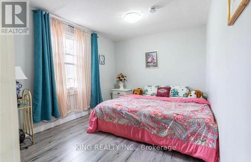 1227 Trafalgar Street, London, ON - Indoor Photo Showing Bedroom