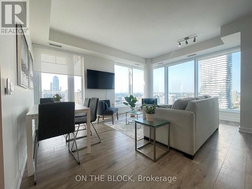 4007 - 28 Freeland St. Street, Toronto, ON - Indoor Photo Showing Living Room