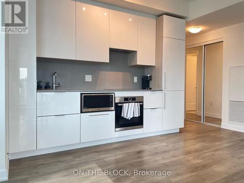 4007 - 28 Freeland St. Street, Toronto, ON - Indoor Photo Showing Kitchen