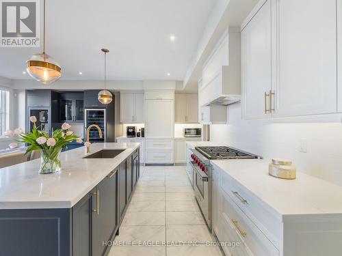 9881 Keele Street, Vaughan, ON - Indoor Photo Showing Kitchen With Upgraded Kitchen