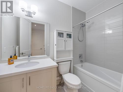 9881 Keele Street, Vaughan, ON - Indoor Photo Showing Bathroom