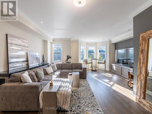 9881 Keele Street, Vaughan, ON - Indoor Photo Showing Living Room