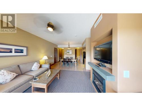 1200 Rancher Creek Road Unit# 147D, Osoyoos, BC - Indoor Photo Showing Living Room