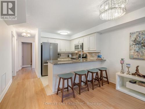 9 - 53 Ferndale Drive S, Barrie, ON - Indoor Photo Showing Kitchen