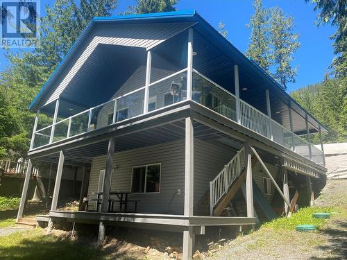 7316 Aspen Road, Anglemont, BC - Outdoor