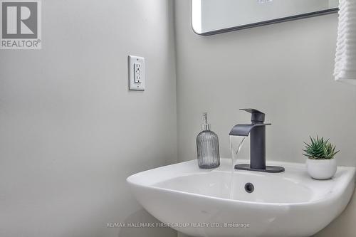 127 Decourcy-Ireland Circle, Ajax, ON - Indoor Photo Showing Bathroom