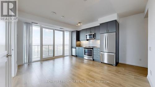 3313 - 7895 Jane Street, Vaughan, ON - Indoor Photo Showing Kitchen