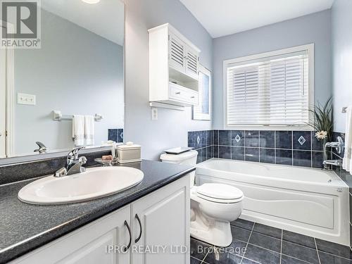 1839 Appleby Line, Burlington, ON - Indoor Photo Showing Bathroom