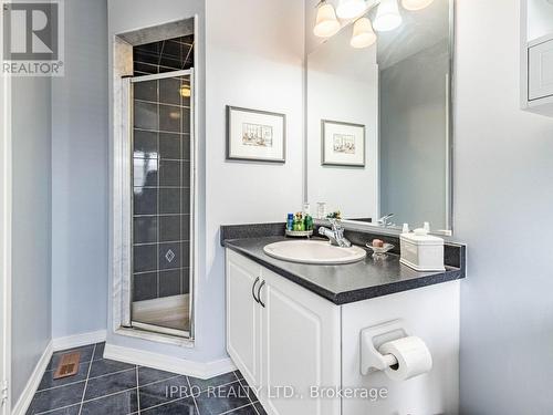 1839 Appleby Line, Burlington, ON - Indoor Photo Showing Bathroom