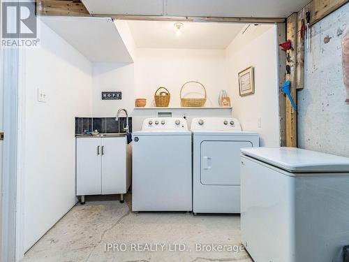 1839 Appleby Line, Burlington, ON - Indoor Photo Showing Laundry Room