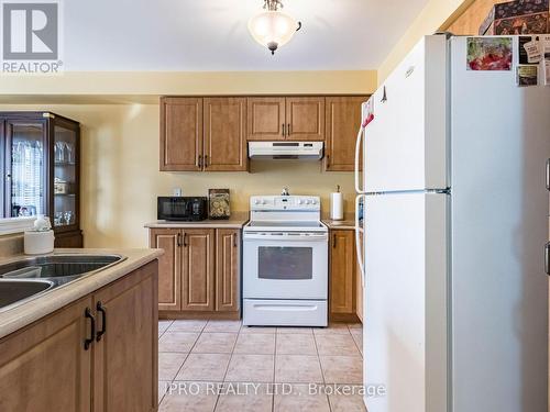 1839 Appleby Line, Burlington, ON - Indoor Photo Showing Kitchen With Double Sink