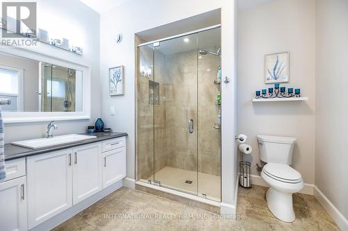 27 Milner Court, Kawartha Lakes, ON - Indoor Photo Showing Bathroom