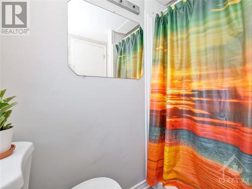 2099 Lauzon Street, Ottawa, ON - Indoor Photo Showing Bathroom