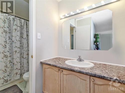 2099 Lauzon Street, Ottawa, ON - Indoor Photo Showing Bathroom