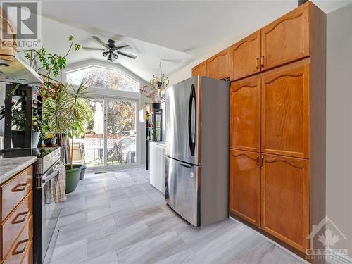 2099 Lauzon Street, Ottawa, ON - Indoor Photo Showing Kitchen