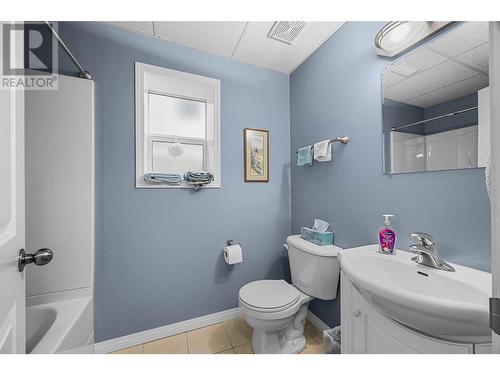 1940 Hillside Drive Unit# 5, Kamloops, BC - Indoor Photo Showing Bathroom