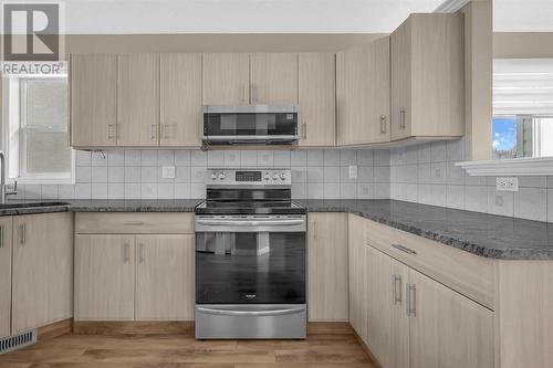 150 Lakeview Inlet, Chestermere, AB - Indoor Photo Showing Kitchen