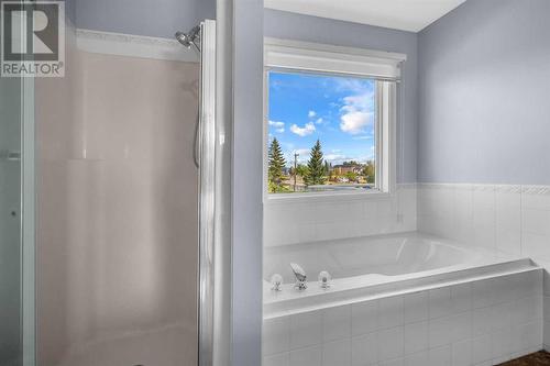 150 Lakeview Inlet, Chestermere, AB - Indoor Photo Showing Bathroom