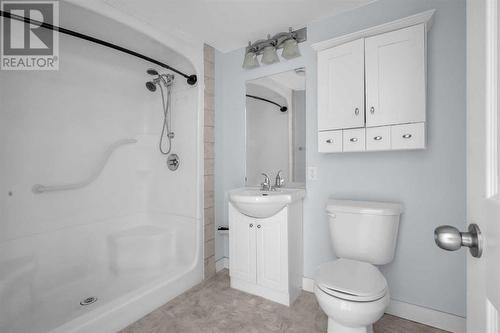 150 Lakeview Inlet, Chestermere, AB - Indoor Photo Showing Bathroom