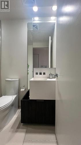 1002 - 1 Bloor Street E, Toronto, ON - Indoor Photo Showing Bathroom