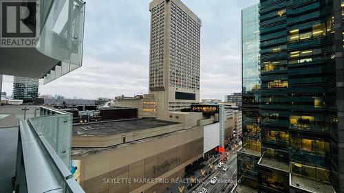 1002 - 1 Bloor Street E, Toronto, ON - Outdoor