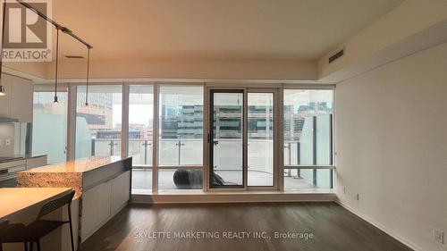 1002 - 1 Bloor Street E, Toronto, ON - Indoor