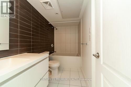 1703 - 85 Queens Wharf Road, Toronto, ON - Indoor Photo Showing Bathroom