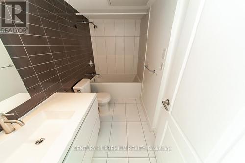 1703 - 85 Queens Wharf Road, Toronto, ON - Indoor Photo Showing Bathroom