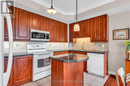 503 - 483 Faith Drive, Mississauga, ON - Indoor Photo Showing Kitchen