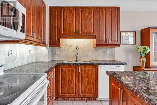 503 - 483 Faith Drive, Mississauga, ON - Indoor Photo Showing Kitchen