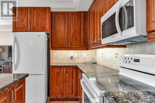 503 - 483 Faith Drive, Mississauga, ON - Indoor Photo Showing Kitchen