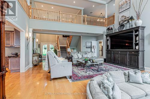 96 & 88 Spithead Road, Gananoque, ON - Indoor Photo Showing Living Room