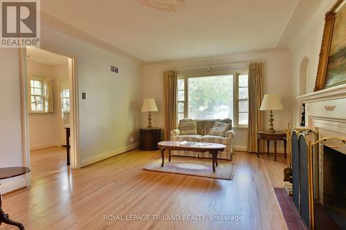 137 Elworthy Avenue, London, ON - Indoor Photo Showing Living Room