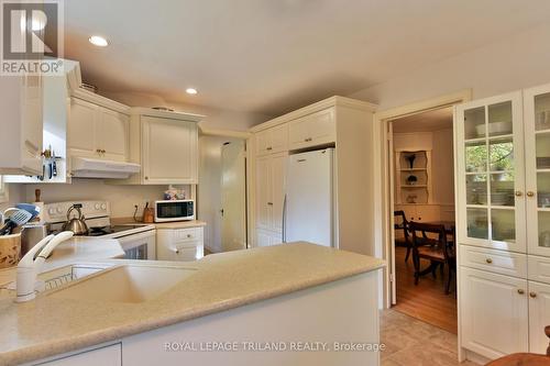 137 Elworthy Avenue, London, ON - Indoor Photo Showing Kitchen