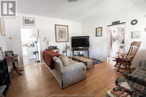 23-27 William Street, Merlin, ON - Indoor Photo Showing Living Room