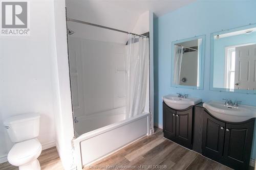 23-27 William Street, Merlin, ON - Indoor Photo Showing Bathroom