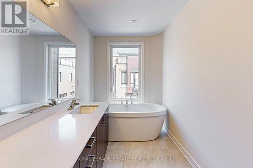 27 Ingersoll Lane, Richmond Hill, ON - Indoor Photo Showing Bathroom