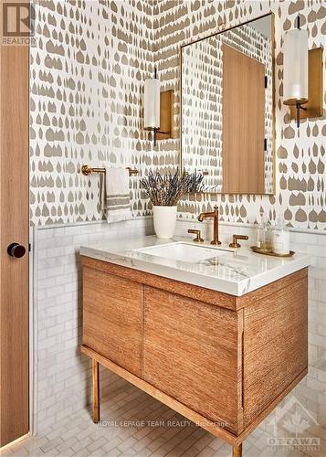 20 Kanata Rockeries, Ottawa, ON - Indoor Photo Showing Bathroom