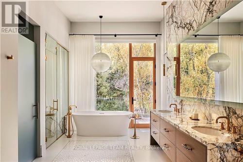 20 Kanata Rockeries, Ottawa, ON - Indoor Photo Showing Bathroom