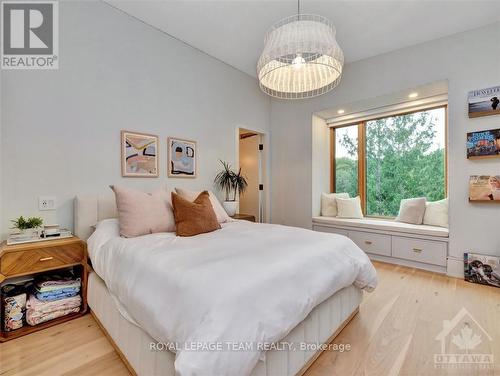 20 Kanata Rockeries, Ottawa, ON - Indoor Photo Showing Bedroom