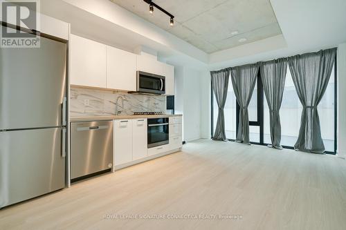 306 - 195 Mccaul Street, Toronto, ON - Indoor Photo Showing Kitchen