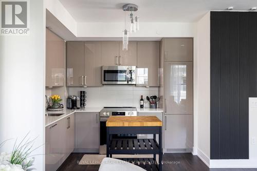 720 - 2450 Old Bronte Road, Oakville, ON - Indoor Photo Showing Kitchen